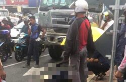 Wanita maut selepas motosikal ditunggang terbabas dengan lori