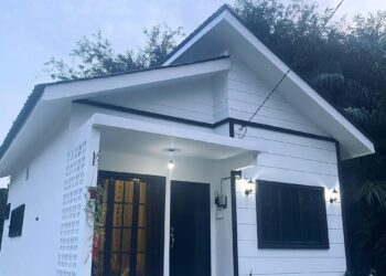 Kediaman jenis tiny house ini kecil namun menarik perhatian.