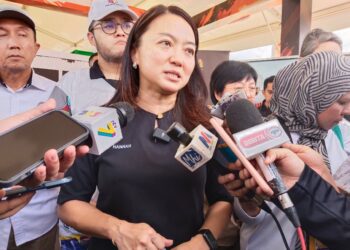 HANNAH Yeoh bercakap kepada pemberita pada sidang akhbar selepas Sambutan HBN 2024 di Dataran Pahlawan, Banda Hilir, Melaka. - UTUSAN/MUHAMMAD SHAHIZAM TAZALI