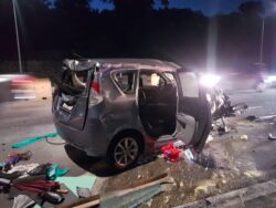 Lima sekawan selamat Alza langgar pembahagi jalan
