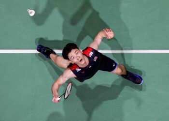 Lee Zii Jia menjadi wakil tunggal meneruskan acara perseorangan selepas memastikan kedudukannya ke suku akhir Kejohanan Badminton Malaysia Masters 2024, hari ini. - UTUSAN/SHIDDIEQIIN ZON
