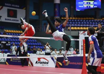 NORAIZAT Nordin melakukan libasan ketika menentang Korea Selatan pada aksi suku akhir Piala Dunia Sepak Takraw 2024 di Stadium Titiwangsa, hari ini.