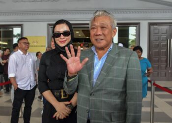 BUNG MOKTAR RADIN dan ZIZIE IZETTE A. SAMAD