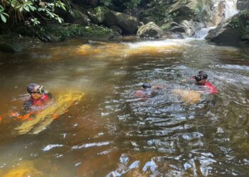 Mayat Muhammad Luqman ditemui lemas di Air Terjun Lata Bayu di Baling, hari ini.