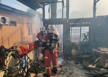 KEBAKARAN sebuah rumah di Kampung Kubang Siam, Alor Janggus di Alor Setar.