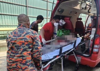 SALAH seorang mangsa kebocoran gas phenol di sebuah kilang dikejarkan ke Hospital Kulim.