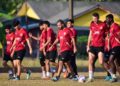 PEMAIN Kelantan Darul Naim (KDN) FC menjalani latihan menjelang pertembungan denganm Sabah FC di Stadium Sultan Muhammad IV, malam ini- IHSAN KDN FC