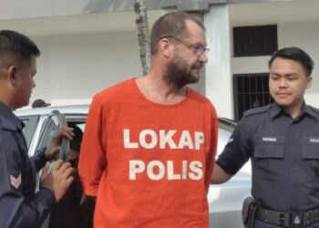 DAVID Matthew Frahm dipenjara tiga bulan dan denda selepas mengaku bersalah atas pertuduhan memiliki bahan pornografi kanak-kanak serta video lucah di Mahkamah Sesyen Langkawi.