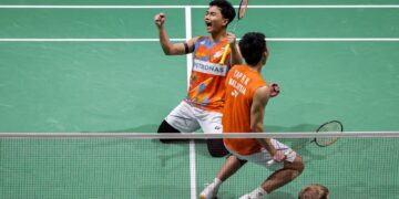 Arif Junaidi-Yap Roy King menewaskan pasangan Denmark, Kim Astrup-Anders Skaarup Rasmussen 21-19, 23-21 pada aksi pusingan pertama Terbuka Hong Kong di Koliseum Hong Kong hari ini.