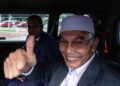 Mohd. Shukri Ramli keluar dari Ibu Pejabat SPRM selepas selesai memberi keterangan hampir sembilan jam berhubung dakwaan salah guna kuasa di Putrajaya, kelmarin.  – UTUSAN/FAISOL MUSTAFA