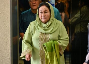 ROSMAH Mansor ketika menghadiri perbicaraan kes penyelewengan dana 1MDB yang dihadapi Datuk Seri Najib Razak di Mahkamah Tinggi, Kuala Lumpur di sini pada April lalu. - UTUSAN/AMARULLAH ZAINUZZAMAN