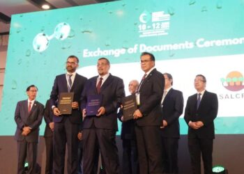 MAJLIS menandatangani memorandum persefahaman (MoU) membentuk rangka kerjasama bagi menghasilkan biohidrogen menerusi proses pembentukan semula wap biometana (SBMR) sempena Persidangan dan Pameran Hidrogen Hijau Asia Pasifik (APGH) 2024 di Kuching, Sarawak, hari ini.