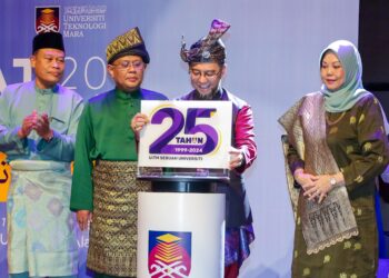 Kapsyen: Kaum Melayu masih lagi perlukan institusi khusus seperti UiTM untuk menggilap kaum Melayu dan bumiputera lepasan menengah yang cemerlang. - UTUSAN/SADDAM YUSOFF