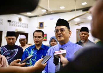 MOHD. Arifin Mohd. Arif semasa sidang akhbar di Kota Kinabalu hari ini