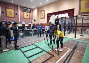 petugas giat menyediakan ruang-ruang pameran sempena Sambutan Hari TVET Negara 2024 di Institut Latihan Perindustrian Kuala Langkat, bermula hari ini.