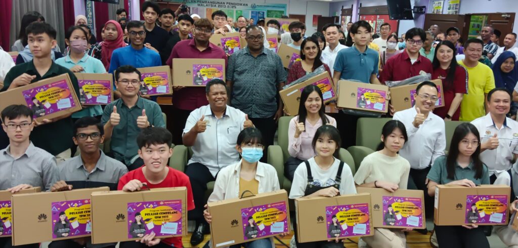 Kontraktor gagal siapkan Jendela Fasa 1 di Sabah, Sarawak Kontraktor gagal siapkan Jendela Fasa 1 di Sabah, Sarawak