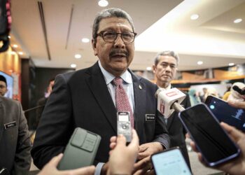 WAN AHMAD DAHLAN ABDUL AZIZ