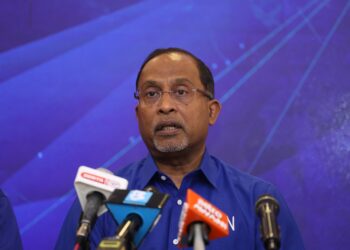 ZAMBY dalam sidang media dan pra pelancaran Sambutan Jubli Emas Ulang Tahun Barisan Nasional ke-50, di sini hari ini.- UTUSAN/FARIZ RUSADIO.