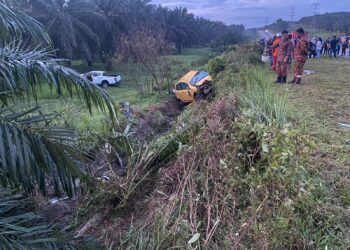 SEORANG lelaki maut dilanggar kenderaan lain ketika cuba menolong sebuah Perodua Axia yang terbabas di Kilometer 18.8 Jalan Sungai Rengit-Kota Tinggi, semalam.