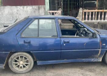 KERETA yang digunakan oleh suspek untuk menyeludup petrol telah ditahan KPDN Kelantan.