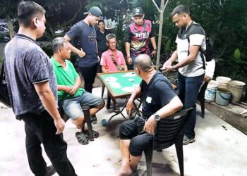 SEBAHAGIAN serbuan yang dilakukan pasukan polis dalam Op Dadu dan Op Noda Khas di sekitar negeri ini selama 14 hari bermula 10 Jun lalu.-GAMBAR/IHSAN POLIS.