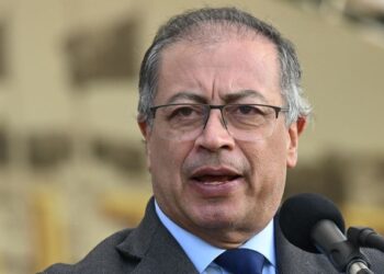 PRESIDEN Gustavo Petro semalam umum gantung eksport arang batu ke Israel.- AGENSI