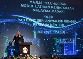 ANWAR Ibrahim melancarkan Modul Latihan Kenegaraan Malaysia Madani yang dikelolakan Akademi Kenegaraan Malaysia (AKM). - UTUSAN/FAISOL MUSTAFA