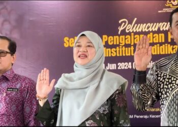 FADHLINA Sidek (tengah) percaya Dr. Joohari Ariffin berpeluang cerah untuk memenangi PRK bagi kerusi DUN Sungai Bakap, 6 Julai ini.