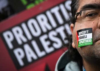BOIKOT yang berkesan adalah yang disasarkan kepada entiti yang terbukti menyokong penindasan di Palestin, bukan sekadar berdasarkan persepsi atau khabar angin yang tidak tentu kesahihannya. – AFP