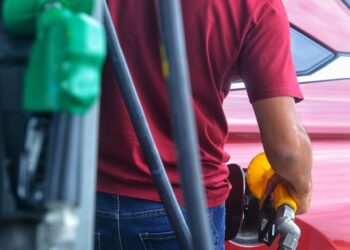 PENDEKATAN lebih berhati-hati dan berstruktur amat diperlukan memandangkan RON95 melibatkan jauh lebih ramai pengguna, berbanding diesel.