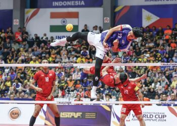 KAPASITI Stadium Titiwangsa yang terhad serta hanya mampu memuatkan dua gelanggang menimbulkan kesulitan untuk menganjurkan kejohanan antarabangsa yang berskala besar berkaitan sukan sepak takraw.