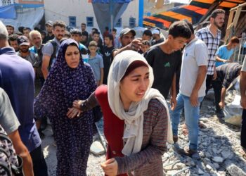 MASYARAKAT antarabangsa sewajarnya meneruskan tekanan kepada Israel untuk menghentikan semua jenayahnya di Semenanjung Gaza. – AFP