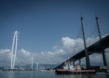 PROJEK PSR dikhuatiri akan memberi kesan dan mata pencarian nelayan pantai di bahagian selatan Pulau Pinang. – UTUSAN