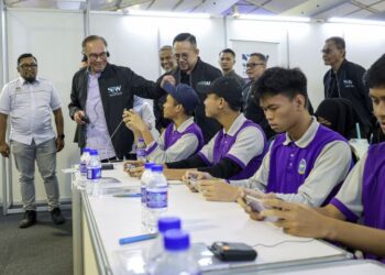 MALAYSIA seakan-akan menjadi universiti terbuka sepanjang Minggu Latihan Kebangsaan (NTW) dengan meneroka pelbagai bidang merangkumi kemahiran hidup, kemahiran masa depan, kreativiti dan inovasi, kewangan dan pembangunan mampan sejajar dengan keperluan industri.
