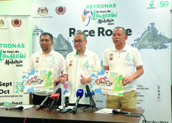 ABDUL Rashid Yaakub (tengah) bersama ketua pegawai operasi LTdL 2024, Emir Abdul Jalal ketika sidang akhbar pengumuman 22 pasukan bertanding pada siri jelajah berkenaan.