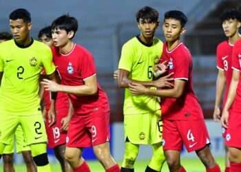 SKUAD bawah 19 tahun (B-19) negara kendalian Juan Torres Garrido mengekalkan rekod cemerlang apabila berjaya membenam Singapura 5-0 dalam perlawanan kedua Kejohanan B-19 ASEAN 2024 di Stadium Gelora 10 November di Surabaya, Indonesia, kelmarin.- IHSAN FAM