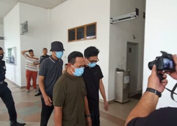 KETIGA-tiga tertuduh didenda RM100 seorang selepas mengaku bersalah di Mahkamah Majistret Alor Setar.