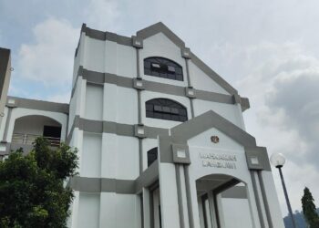KETIGA-tiga tertuduh didakwa di Mahkamah Majistret Langkawi.