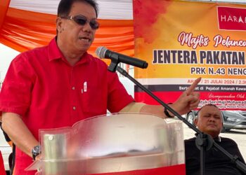 AZAHA Abdul Rani semasa berucap pada Majlis Pelancaran Jentera Pakatan Harapan PRK Nenggiri di Pejabat Amanah Kawasan Gua Musang di Gua Musang, Kelantan hari ini. - UTUSAN/YATIMIN ABDULLAH