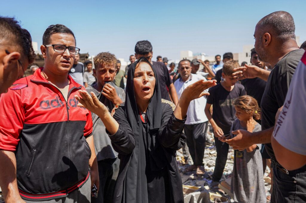 Berjalan sejam setiap hari cari makanan Berjalan sejam setiap hari cari makanan