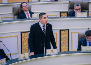 MUHAMAD AKMAL Saleh ketika sesi pertanyaan-pertanyaan lisan Sidang DUN Melaka di Seri Negeri, Ayer Keroh, Melaka.