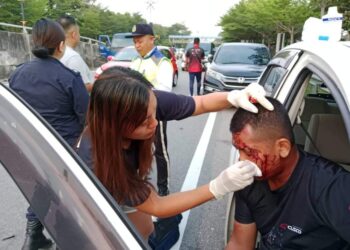 SEORANG anggota polis cedera parah dirempuh seorang pemandu mabuk ketika  bertugas mengawal lalu lintas di Jalan Pantai, Johor Bahru.
