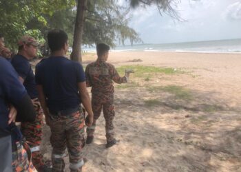 OPERASI mencari dan menyelamat digerakkan susulan kehilangan dua sahabat yang dikhuatiri lemas ketika mandi di pantai Batu Layar, Kota Tinggi.