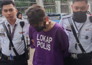 SEORANG lelaki ditahan reman tiga hari bagi membantu siasatan kes langgar lari yang menyebabkan kematian pejalan kaki di Kilometer 0.5, EDL, Johor Bahru.