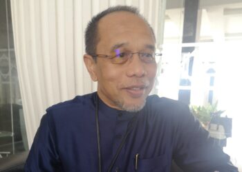 ADNAN Mohamed Yusoff ketika ditemui di Nilai, Seremban, semalam.-UTUSAN /NUR SHARIEZA ISMAIL