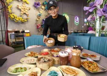 TERDAPAT lebih 60 menu dim sum disajikan di dua restoran Canning Dim Sum Ipoh Perak.-MINGGUAN MUHAMMAD NAZREEN SYAH MUSTHAFA