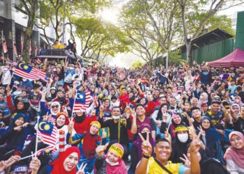BELIA sebagai entiti masyarakat yang mendukung aspirasi negara, harus dijadikan inspirasi. – AFP