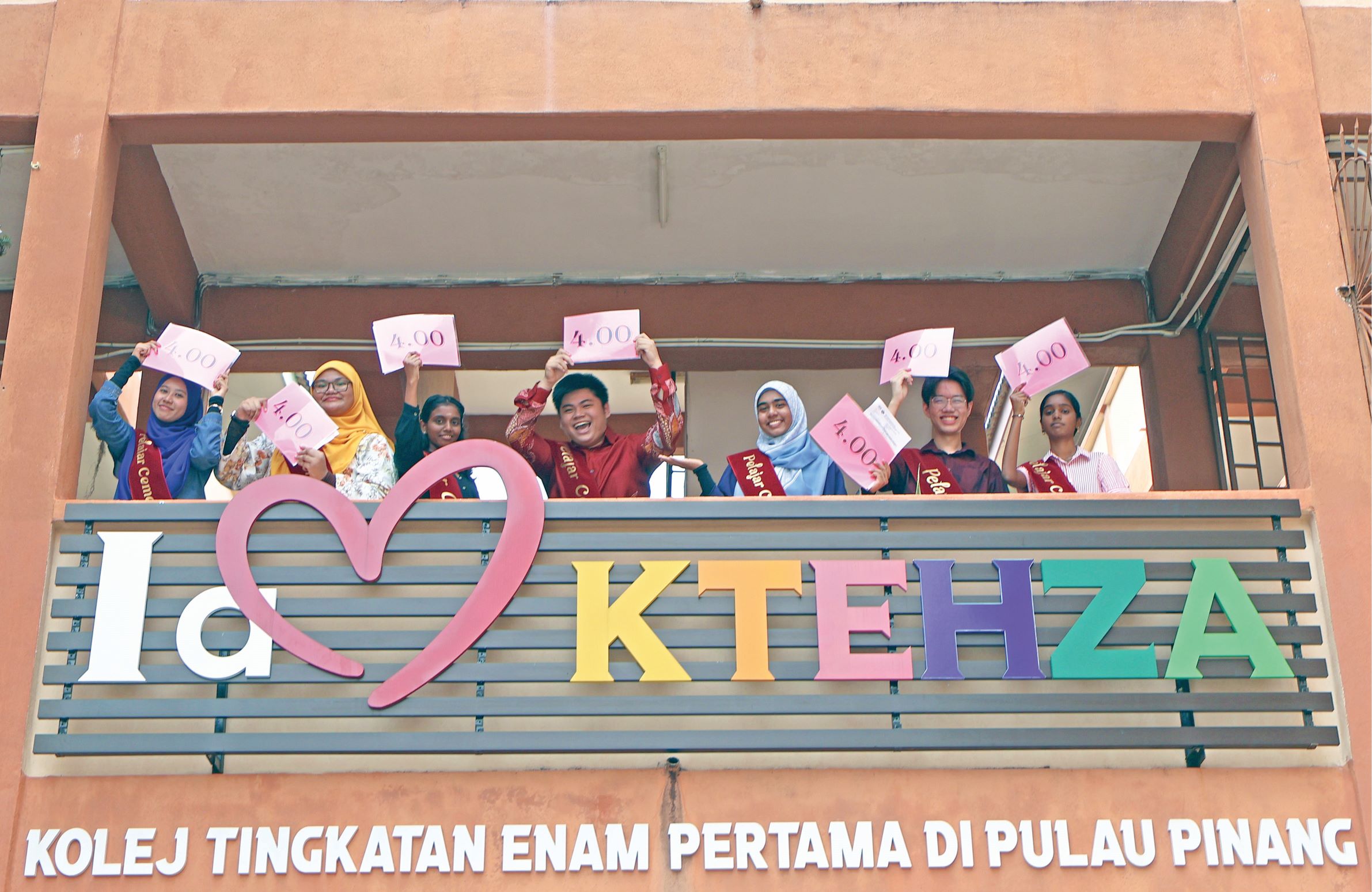 Kolej Tingkatan Enam Premium perlu diteliti
