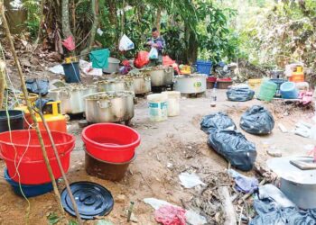 LOKASI memproses ketum yang diserbu polis di Kampung Pek, Machang, Kelantan.
