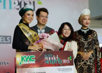 WENDY (dua dari kiri) bersama peserta yang menyertai pertandingan tersebut.